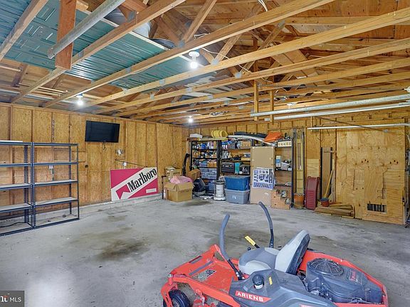 3rd image of 7443 Shawnee Rd