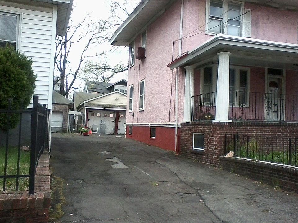2nd image of 50 Scheerer Ave