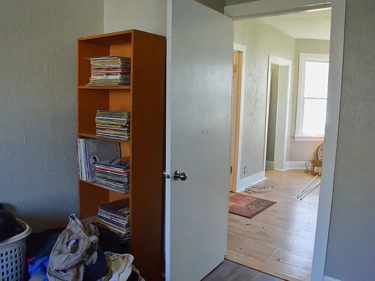 946 N 8th St — Photo 6