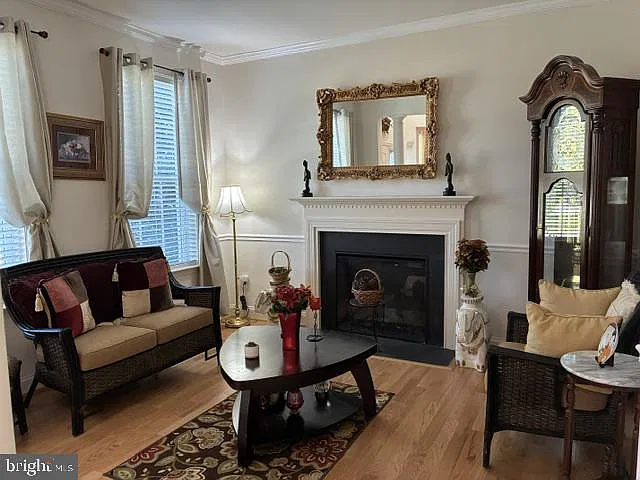 4 bed, 3.5 bath, 3328 sqft, $3,900 — Photo 2