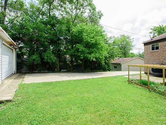 5th image of 140 Windsor Ln