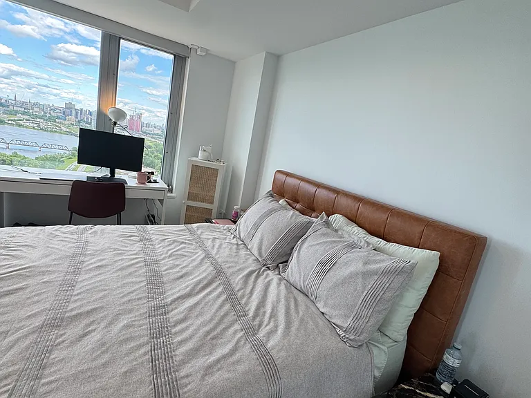 99 Parkdale Ave #2802 — Photo 32