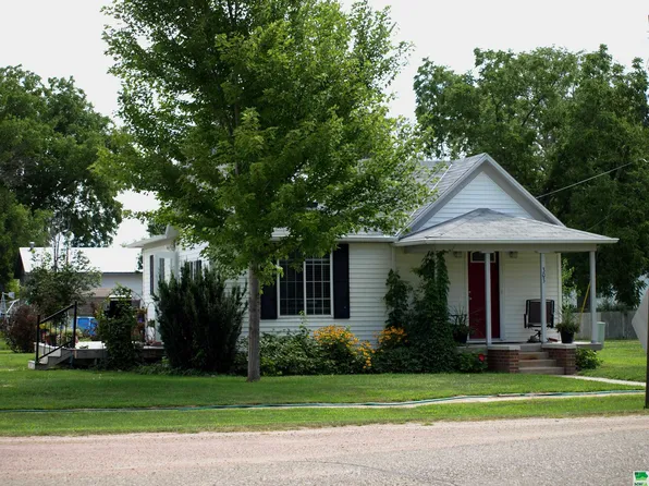 303 Washington St, Gayville, SD 57031