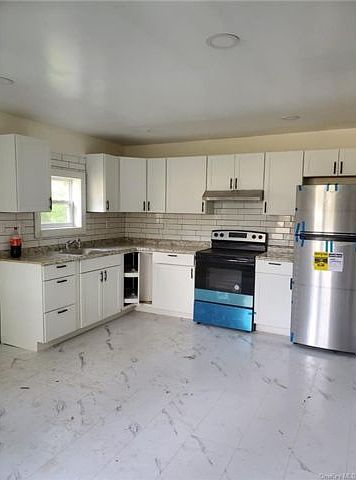 2nd image of 23 Klein Rd