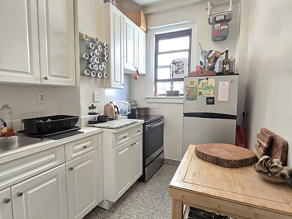 3rd image of 510 W 110th St #10L