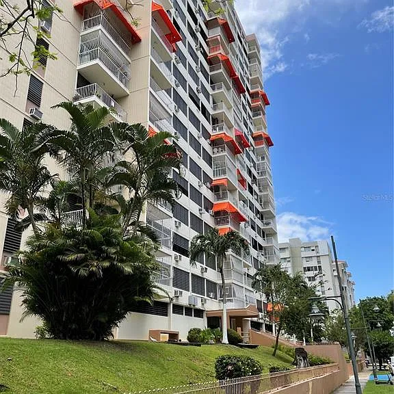 i-4 Avenida San Patricio #209 — Photo 2