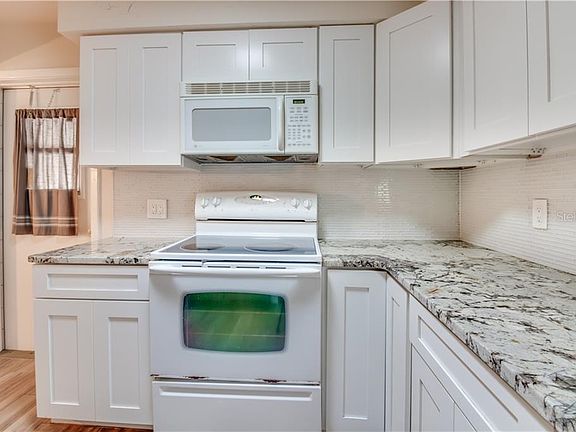 3rd image of 3725 E Kaley Ave