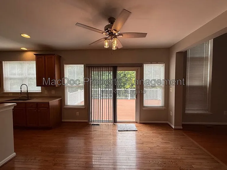 1404 Graham Dr — Photo 33