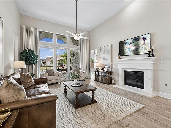 2nd image of 10523 Winding Arbor Ct