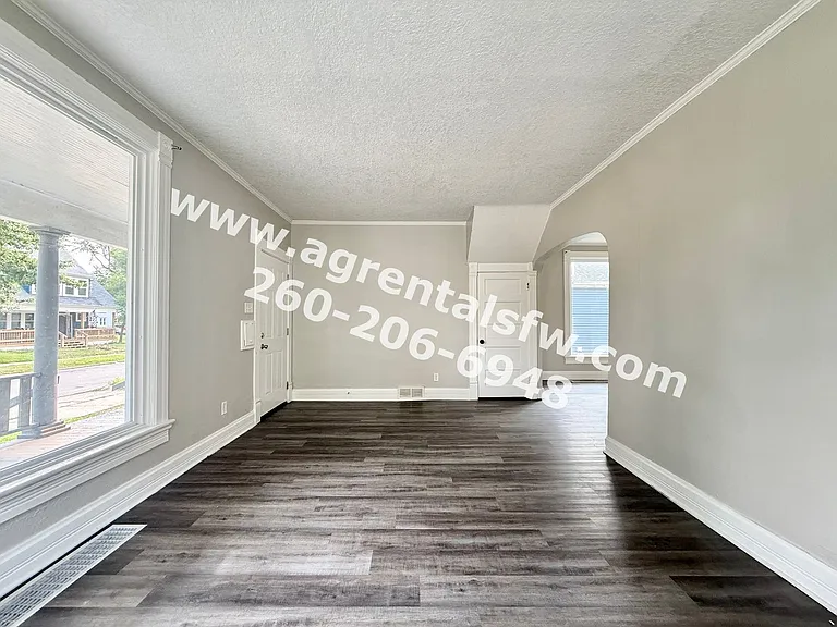 915 Lincoln Ave — Photo 3