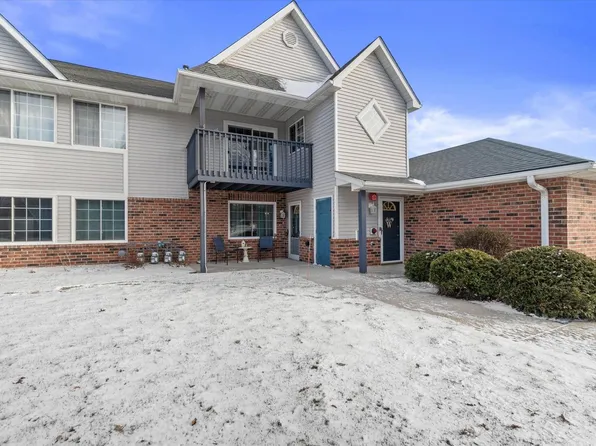 160 West Aspen COURT #3, Oak Creek, WI 53154