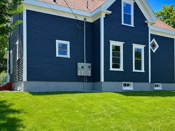 81 Oak St, Middleboro, MA 02346