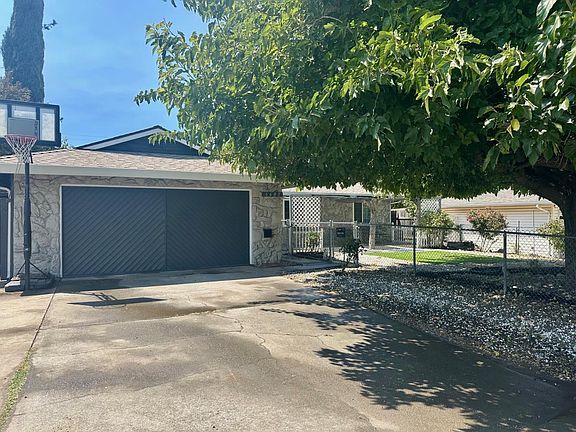 3rd image of 6605 Whitsett Drive