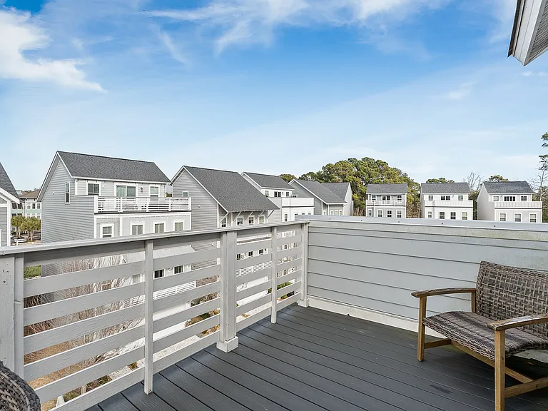 553 Cooper Village Ln — Photo 32