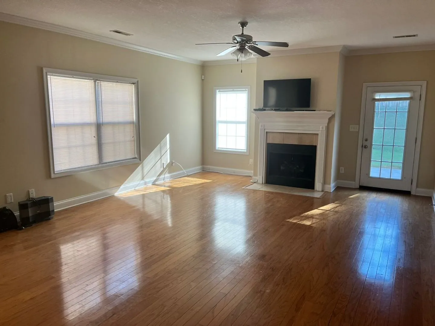 Charming One-Level 3BR Condo in Farragut — Photo 2