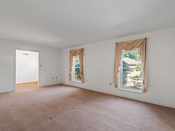 5th image of 2100 Clayton Pl