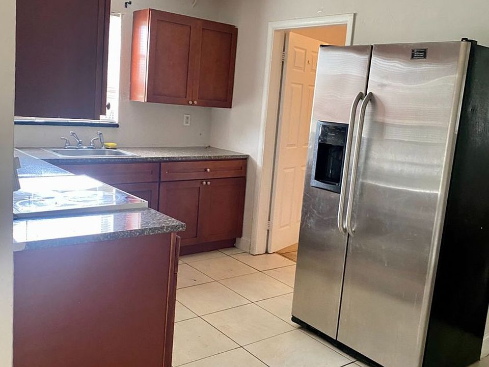 1st image of 369 NW 31st Ave