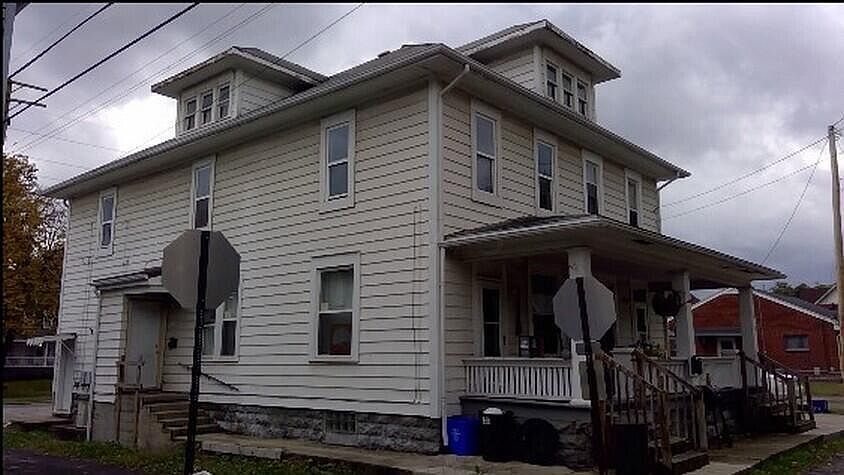 1st image of 179-183 Stark Ct