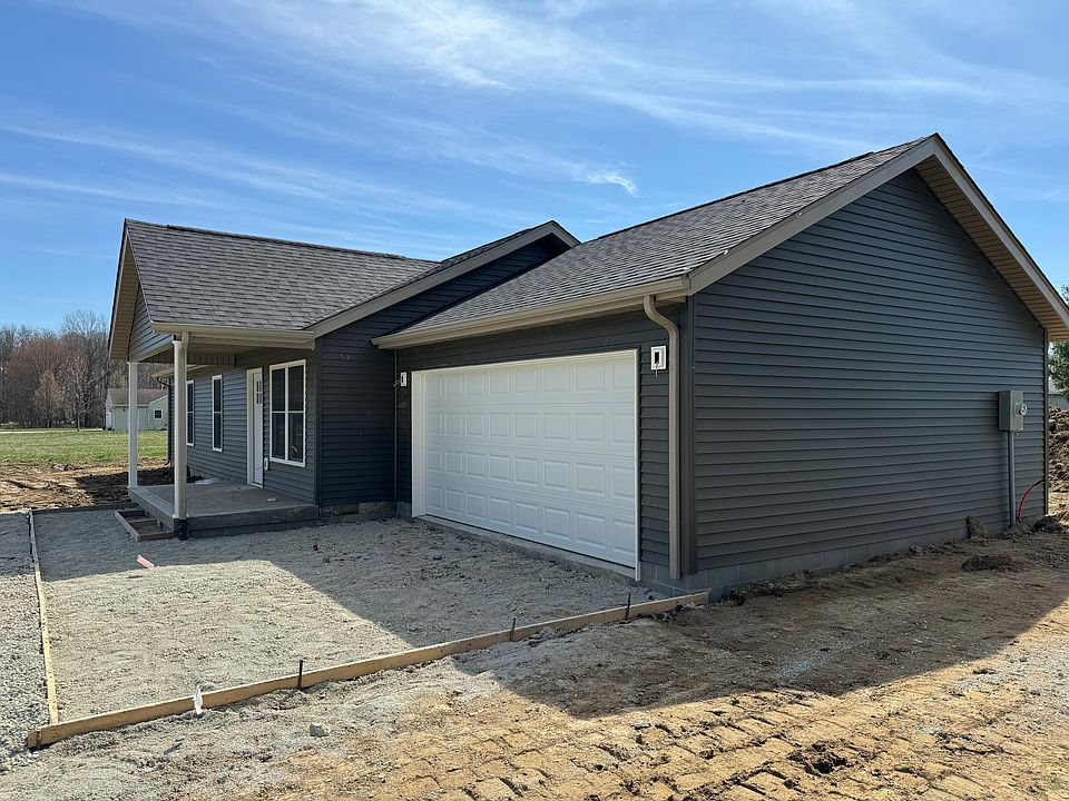 2nd image of 996 E Niagara Trl