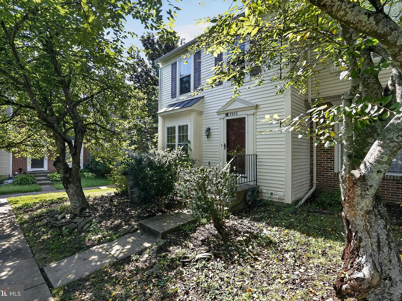 2 bed, 3.5 bath, 1387 sqft, $2,700 — Photo 2