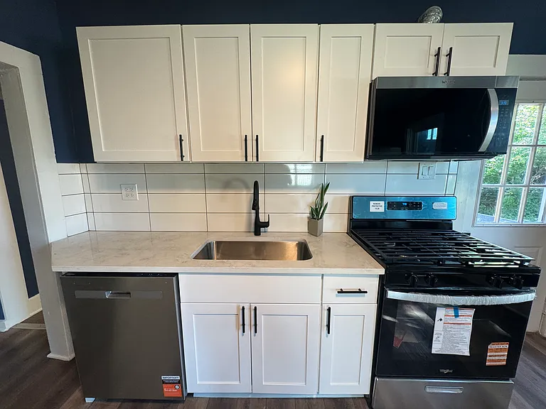 141 Short St #1 — Photo 3