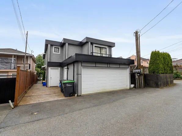 2885 Georgia St E, Vancouver, BC V5K 2J4