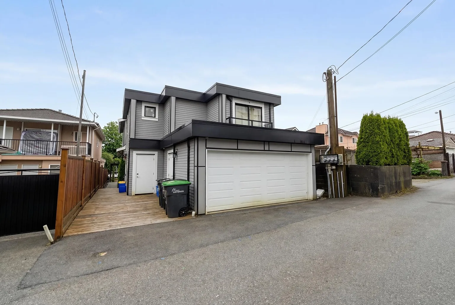 2885 Georgia St E photo 1