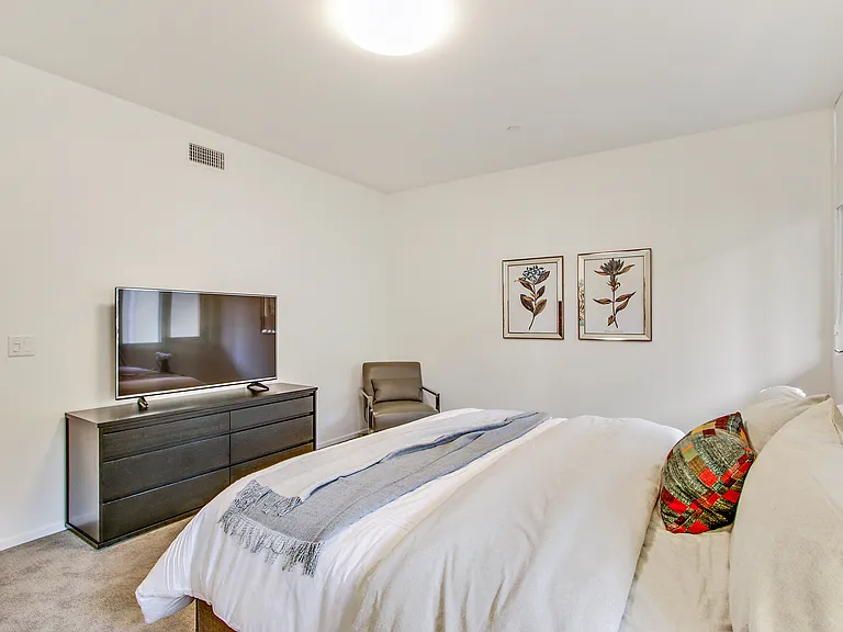 1342 N Hayworth Ave #103 — Photo 8