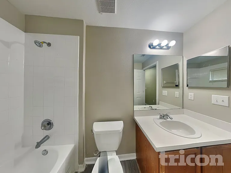11759 Lynmoor Dr — Photo 17