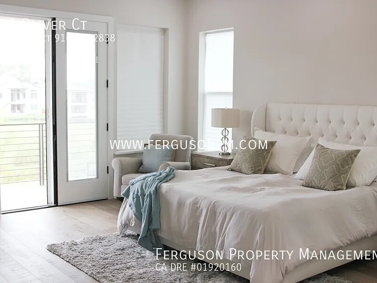 739 Oliver Ct — Photo 12
