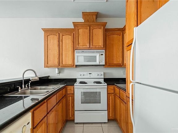 2nd image of 3036 Scotland Dr
