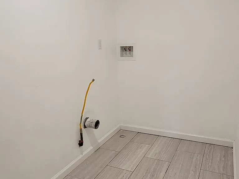408 Niles St #2 — Photo 10