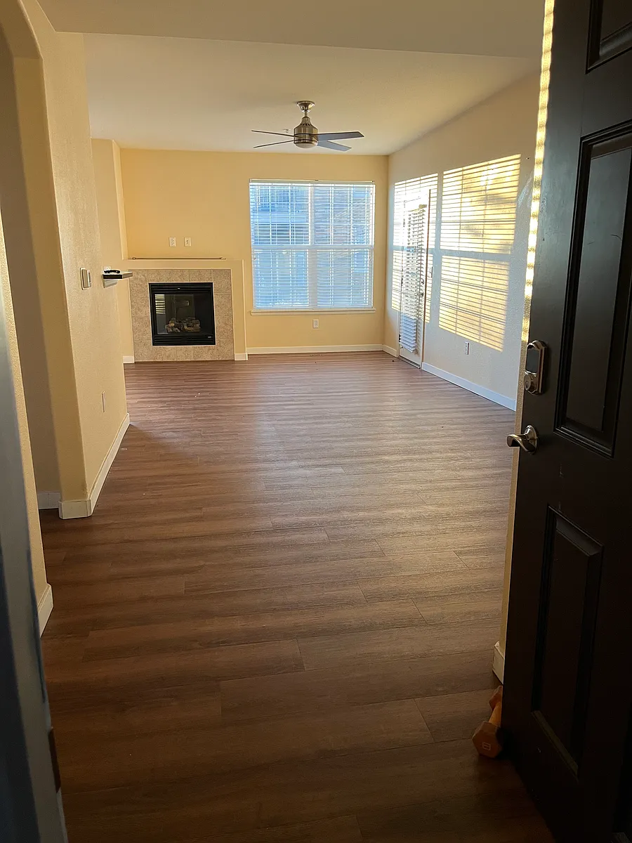 Ample and light-filled living room - 1465 Blue Sky Cir #17-101