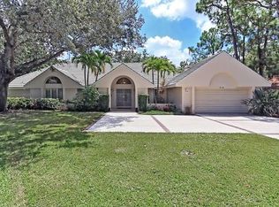 818 King Bird Ct, Naples, FL 34108