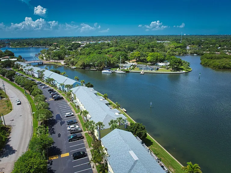 102 Pompano Dr SE #C — Photo 33