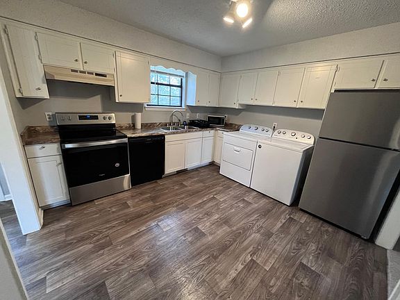 2nd image of 3632 Chesapeake Dr