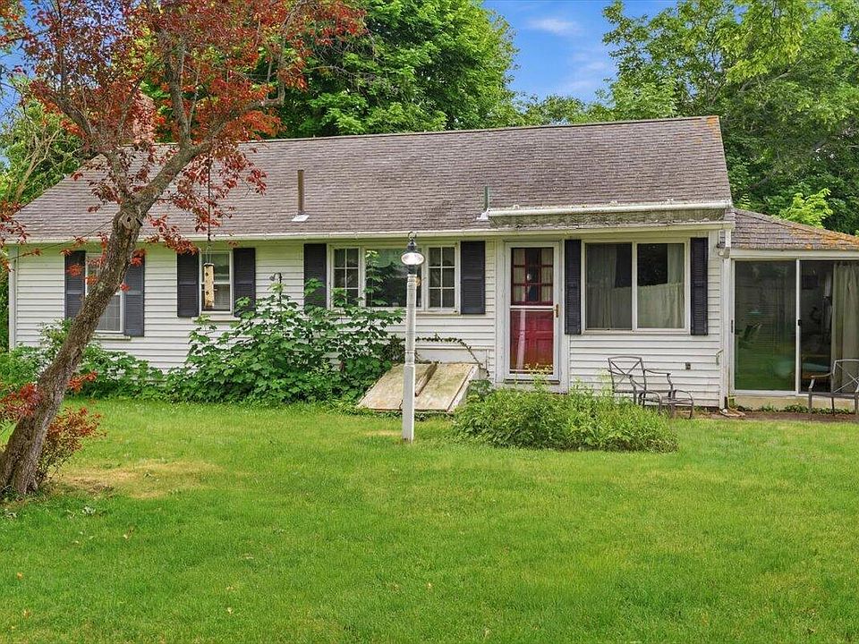 1st image of 127 Pine Avenue