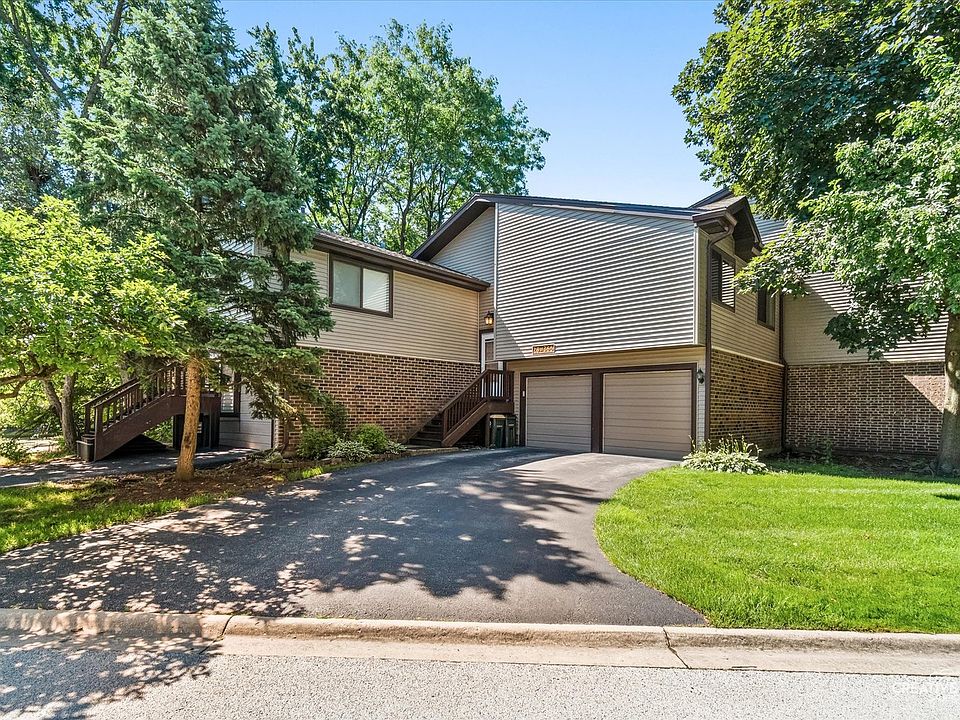1st image of 29W365 Thornwood Ln #365