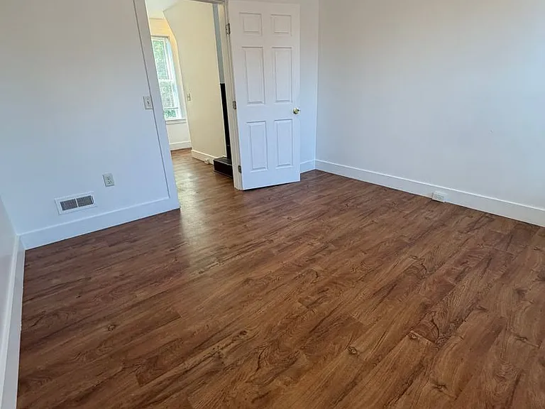 236 W Mifflin St — Photo 8