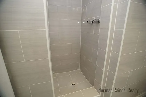 Rented by Norman Raindel, LREB | media 35