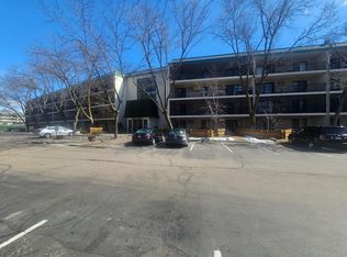 10531 Cedar Lake Rd APT 404, Minnetonka, MN 55305
