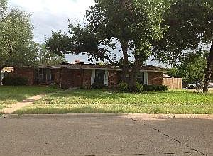 2nd image of 919 Oakbluff Dr
