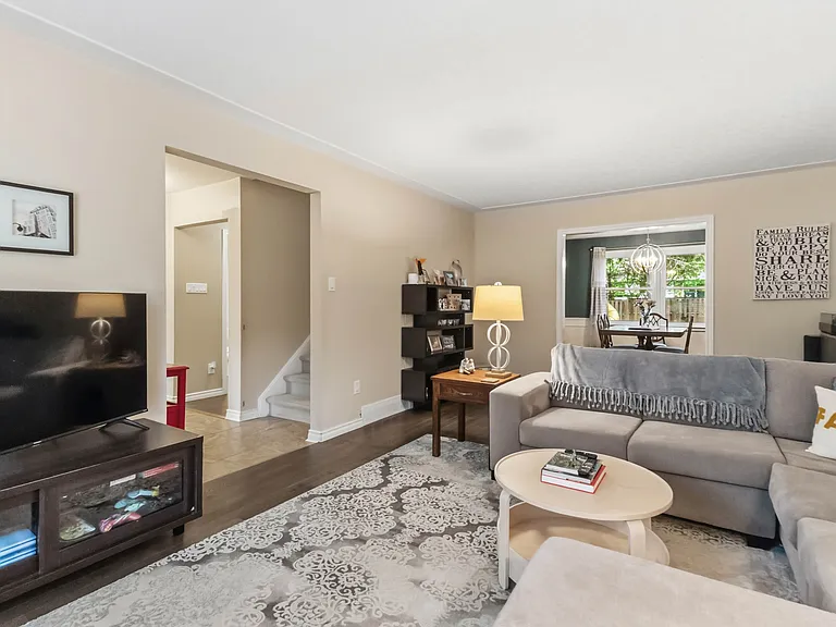 62 Finsbury Cres — Photo 8