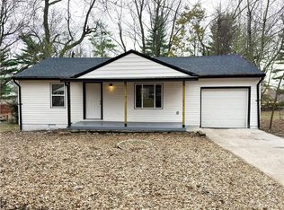 9003 E 75th St, Raytown, MO 64138