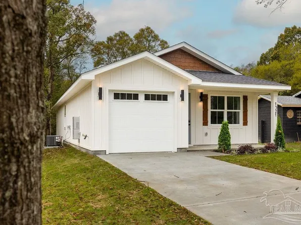 1321 John Carroll Dr, Pensacola, FL 32504