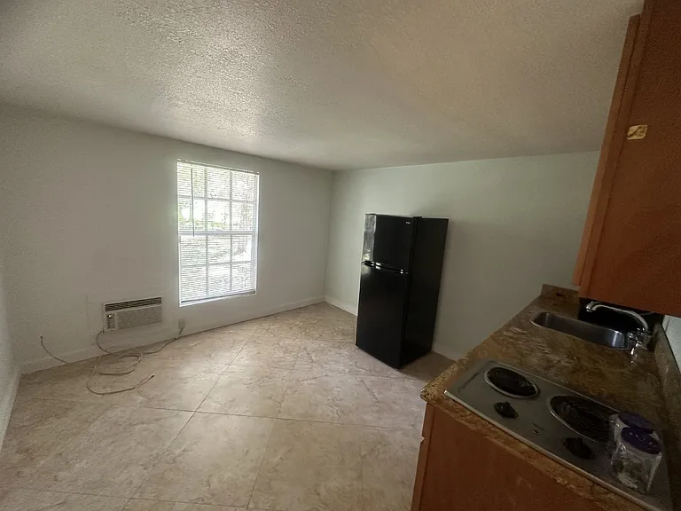 721 W Socrum Loop Rd — Photo 5