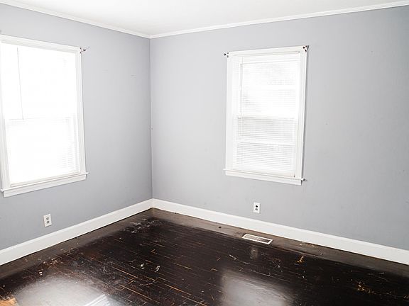 4th image of 555 Rogers Dr
