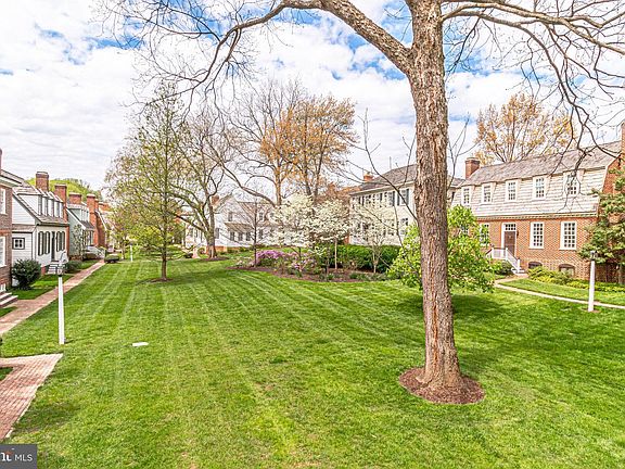 3rd image of 9854 Palace Green Way