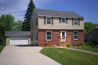 3rd image of 415 7th Ave NE
