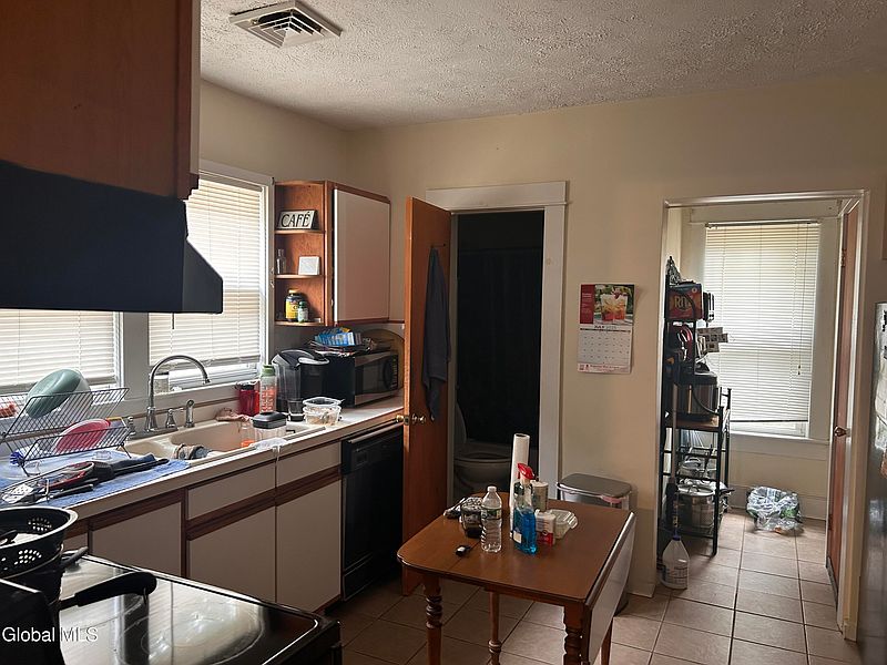 4th image of 2328 Turner Avenue